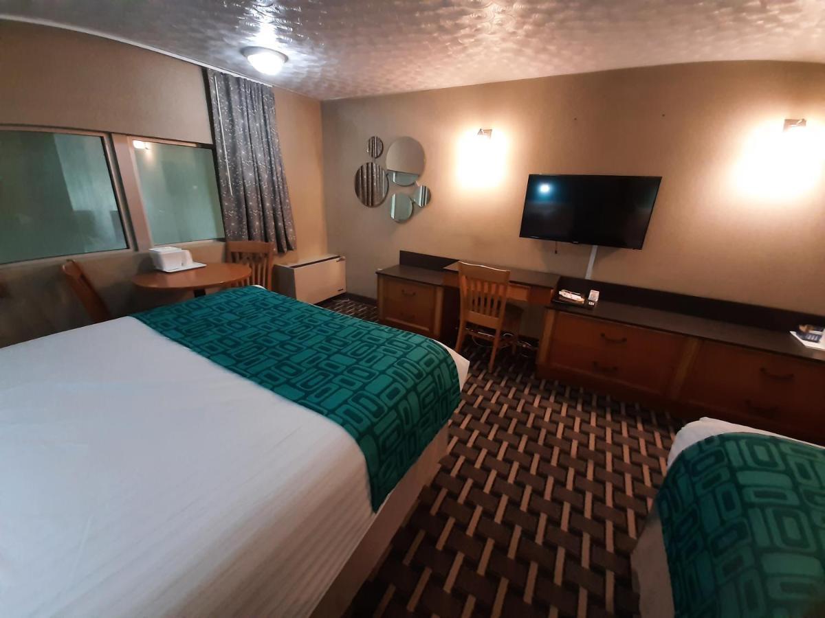 Howard Johnson By Wyndham Woodstock Nb Экстерьер фото