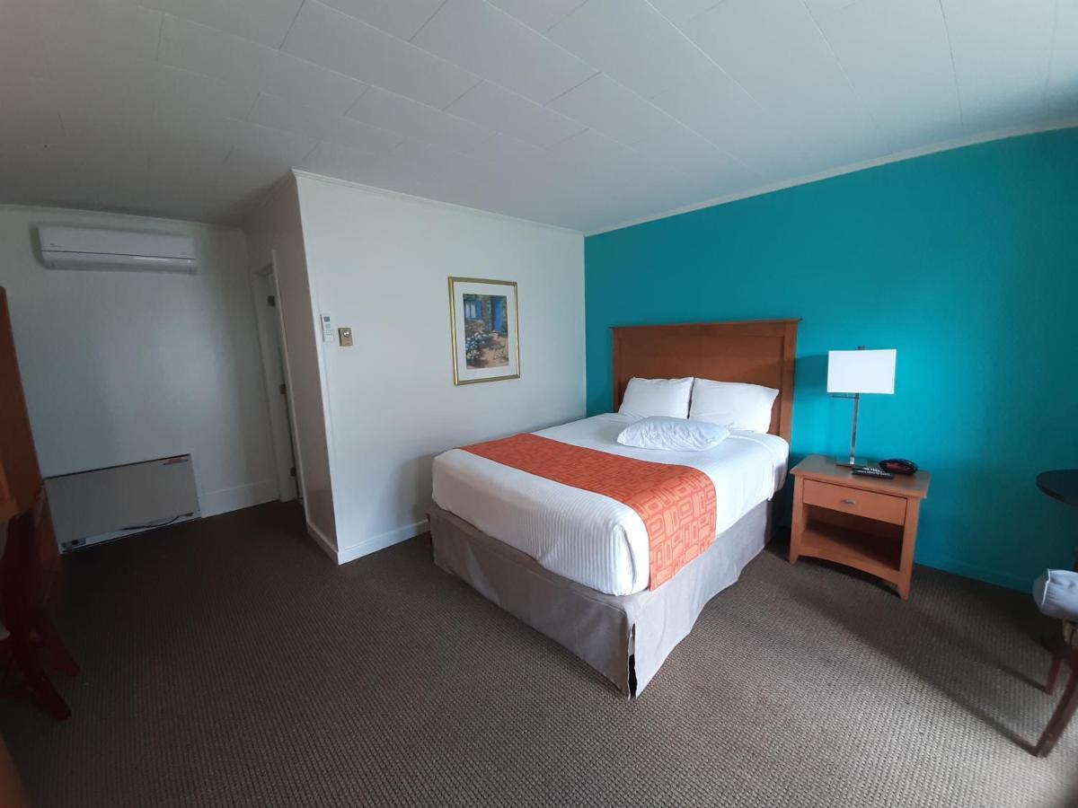 Howard Johnson By Wyndham Woodstock Nb Экстерьер фото