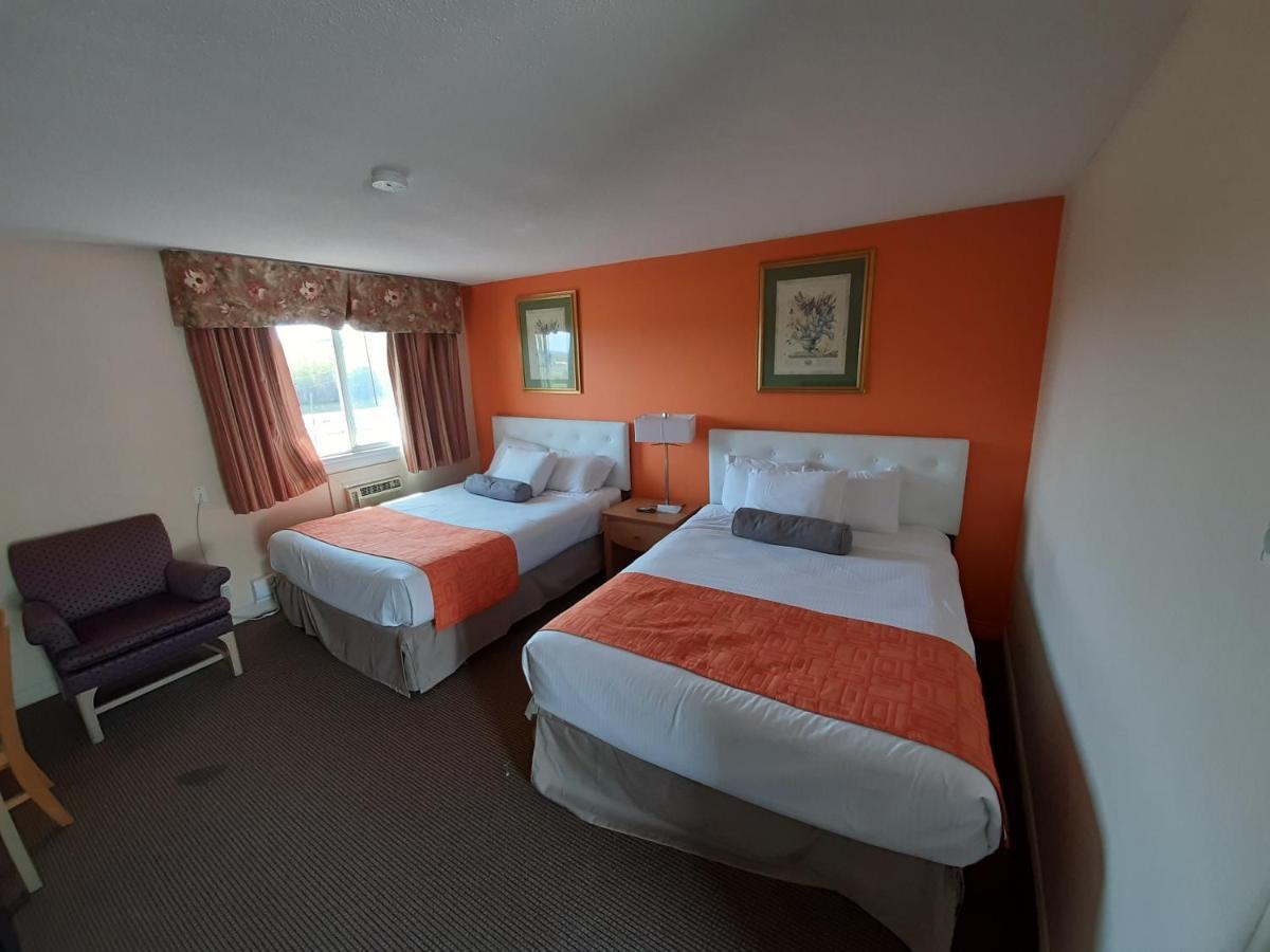 Howard Johnson By Wyndham Woodstock Nb Экстерьер фото
