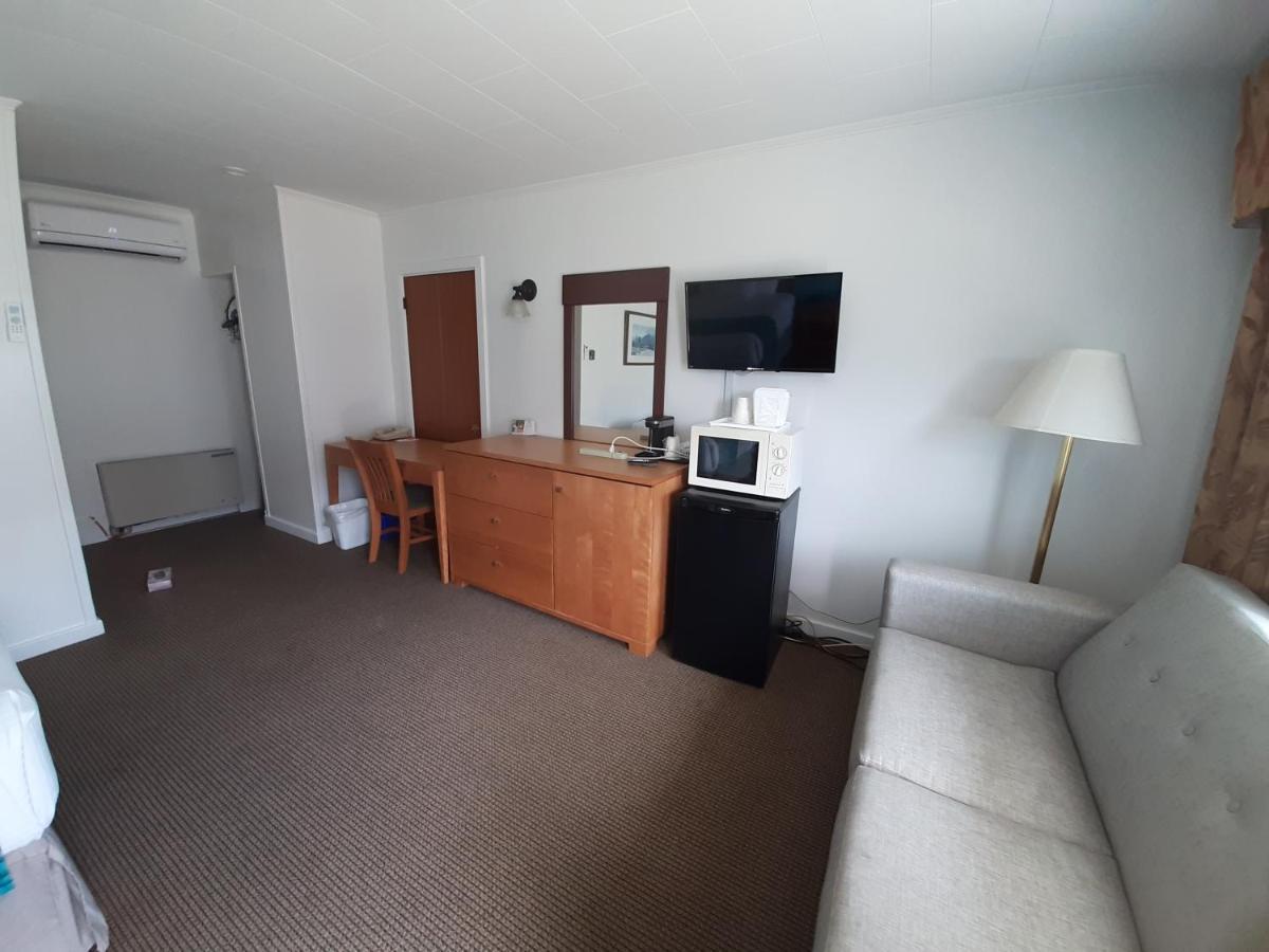 Howard Johnson By Wyndham Woodstock Nb Экстерьер фото
