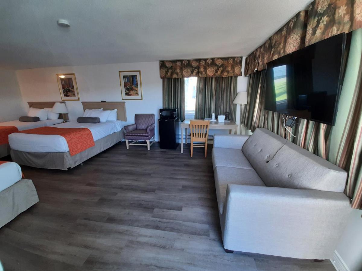 Howard Johnson By Wyndham Woodstock Nb Экстерьер фото