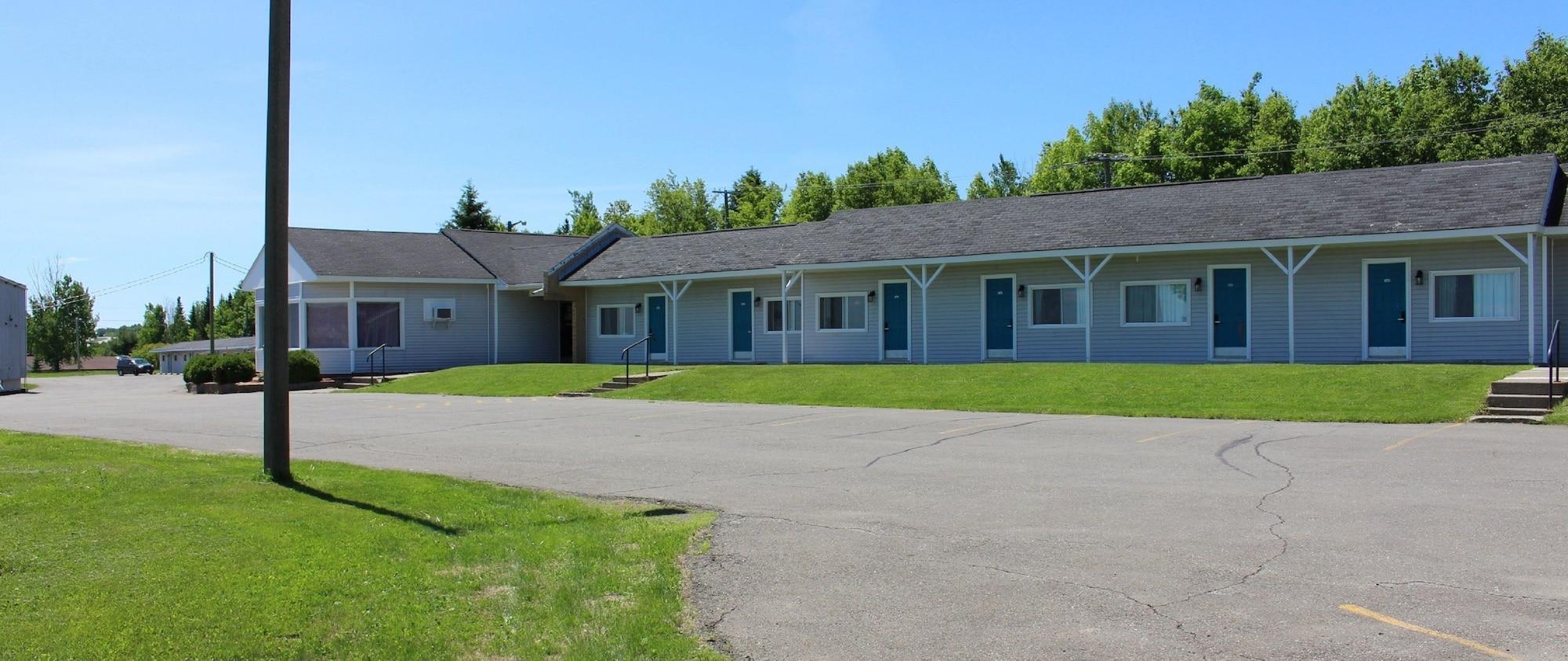 Howard Johnson By Wyndham Woodstock Nb Экстерьер фото